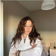 Graduada en Bioquímica y estudiante de máster en Investigación Biomédica, lista para impartir mis conocimientos al nivel necesario